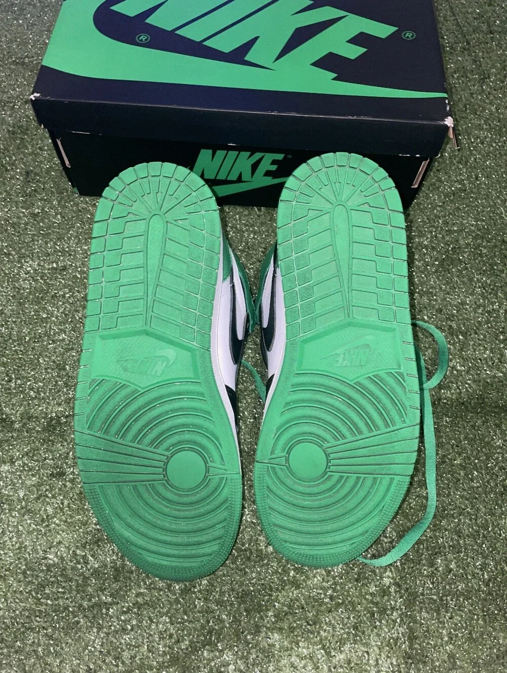 Nike Air Jordan 1 Retro High OG Lucky Green